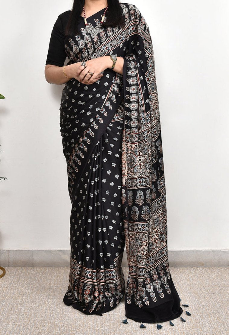 BEAUTIFUL BLACK MODAL SILK DIGITAL PRINTED SAREE