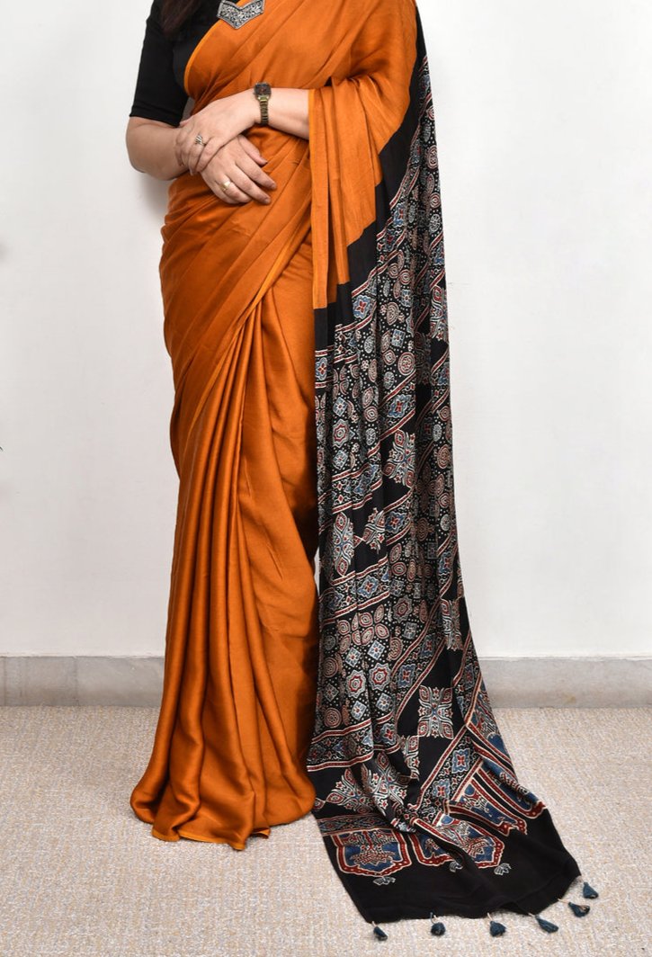 PALLU DARK MUSTRED MODAL SILK DIGITAL PRINTED SAREE