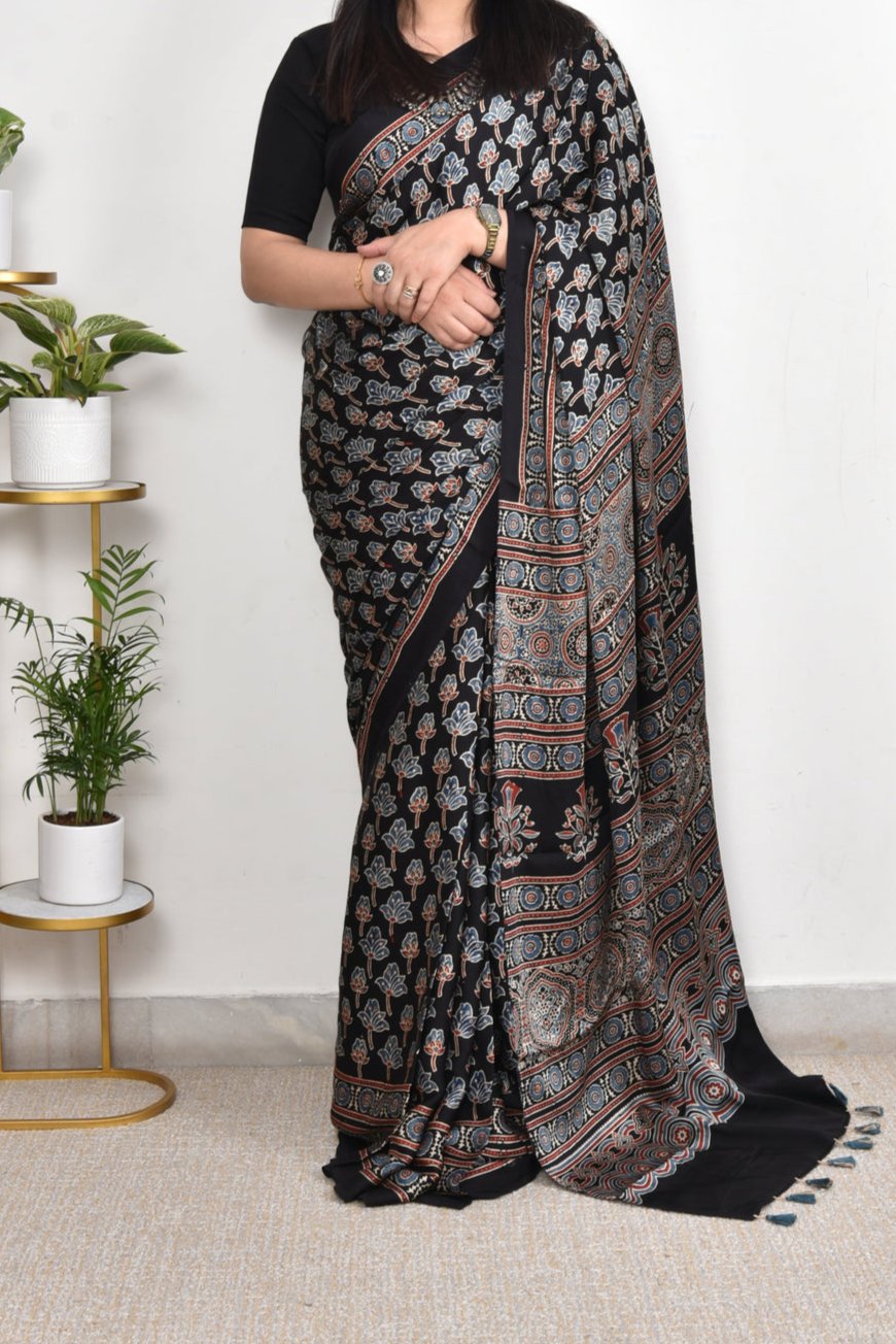 BLACK BIG FLORAL  MODAL SILK DIGITAL PRINTED SAREE