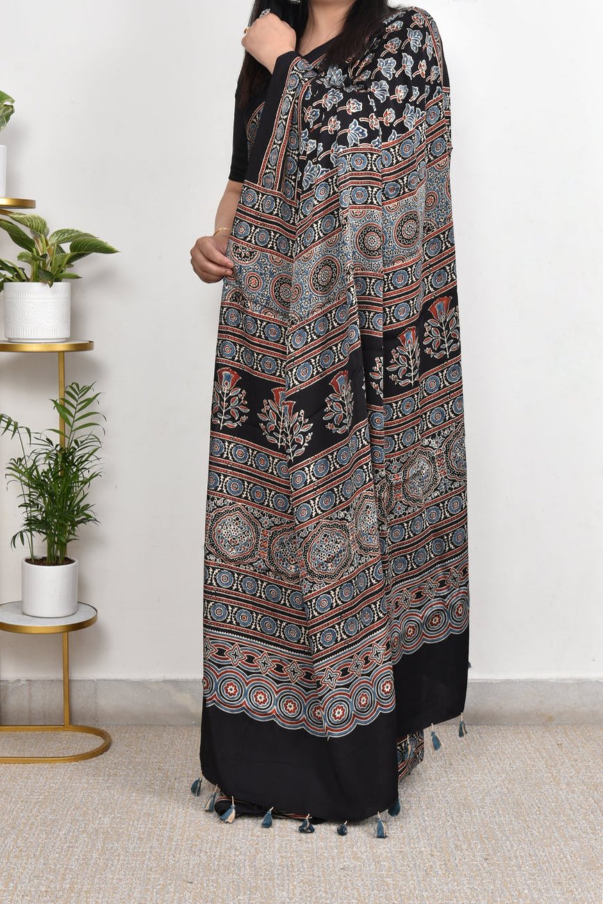 BLACK BIG FLORAL  MODAL SILK DIGITAL PRINTED SAREE