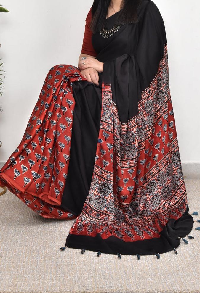 BLACK AND MAROON MODAL SILK DIGITAL PRINTED SAREE