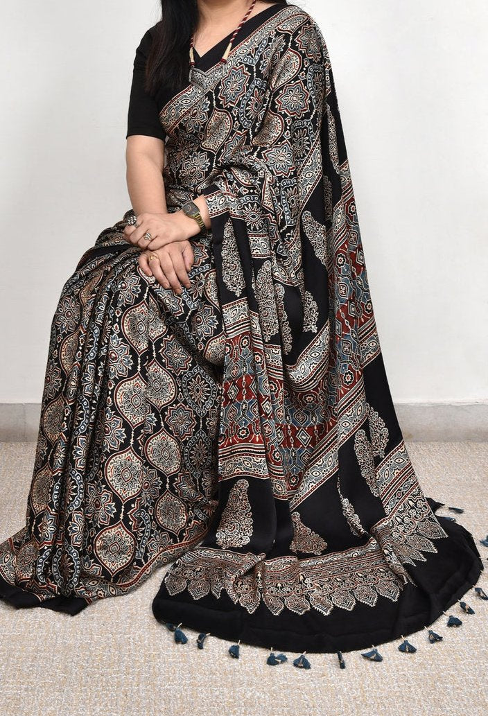 BEAUTIFUL BLACK  MODAL SILK DIGITAL PRINTED SAREE