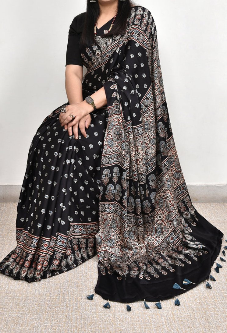 BEAUTIFUL BLACK  MODAL SILK DIGITAL PRINTED SAREE