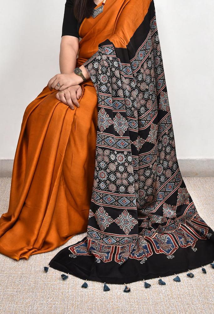 PALLU DARK MUSTRED MODAL SILK DIGITAL PRINTED SAREE