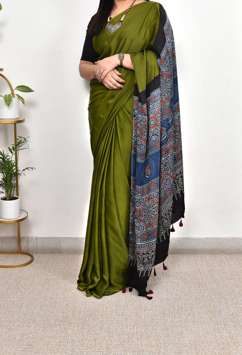 MAHENDI PLAIN BLUE MODAL SILK DIGITAL PRINTED SAREE