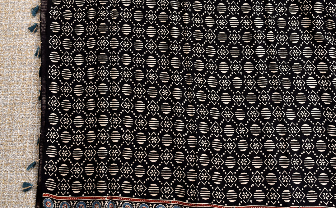 BLACK BIG FLORAL  MODAL SILK DIGITAL PRINTED SAREE